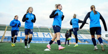 Футболистки «Крыльев Советов» пойдут своим путем в светлое будущее