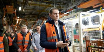 Представители Сбера и АвтоВАЗа обсудили проекты по внедрению цифровых технологий в производство автогиганта