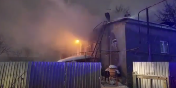 В Самаре на пожаре в поселке Шмидта пострадал мужчина