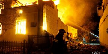 Российские ударные дроны разгромили музей нациста Романа Шухевича во Львове