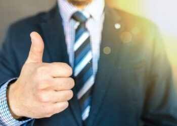 В России в 2023 году закрыто рекордно низкое число коммерческих предприятий