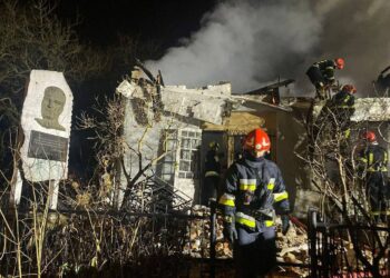 Российские ударные дроны разгромили музей нациста Романа Шухевича во Львове