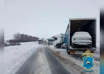 В Самарской области под Сызранью разбился грузовик