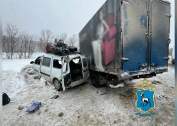 В Самарской области в ДТП насмерть разбились три человека, четверо в больнице