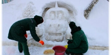 Дракон, елочка и Дед Мороз: самарские «сидельцы» посоревновались в конкурсе на лучшую снежную фигуру