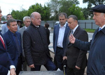 После смерти сооснователя самарской корпорации «XXI Век» его партнеры оперативно засветились в «Фарбштайне»