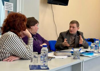 Новосемейкинцы пожаловались депутату Госдумы Плякину на полигон для опасных отходов