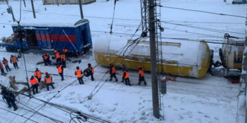 В Самарской области на железной дороге перевернулись две цистерны