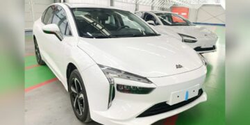 Завод «Автотор» представил первую модель нового бренда «Амберавто»