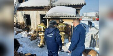 Из-за пожара в частном доме в Самарской области погибли три человека