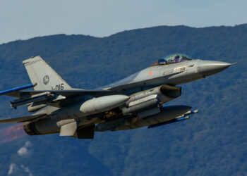 NYT: истребители НАТО F-16 появятся в боях на Украине уже в июле