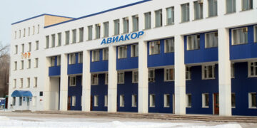 Самарскому авиазаводу грозит банкротство за долги перед компанией сына экс-чиновника «Ространснадзора»