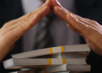 Глава ВТБ призвал создать альтернативную международную систему расчетов