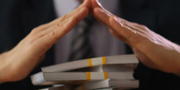 Глава ВТБ призвал создать альтернативную международную систему расчетов