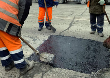 В Самаре в ежедневном режиме определяют участки для аварийно-ямочного ремонта улично-дорожной сети