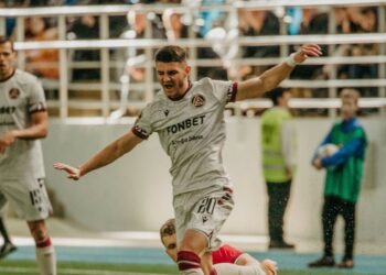 «Акрон» вернулся в борьбу за выход в Премьер-лигу