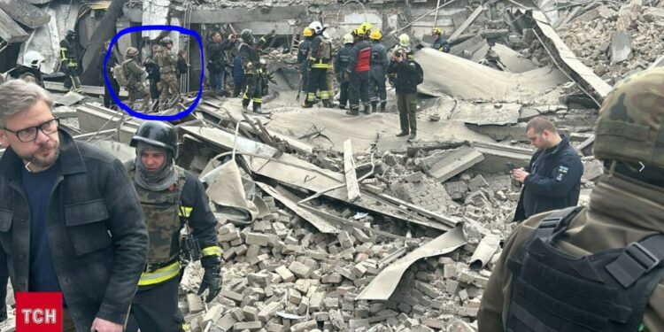 Гиперзвуковыми ракетами «Циркон» ударили по военным объектам в Киеве