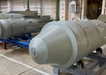 ВКС России впервые применили в зоне СВО трехтонную авиабомбу с УМПК