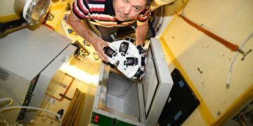 Самарский космонавт Олег Кононенко создаст в космосе трубчатые органы человека