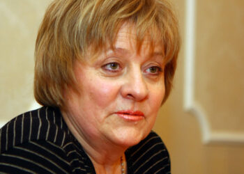 Нефтегорский суд пытается развалить уголовное дело мошенницы-целительницы-иноагента