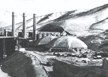 Строить и жить