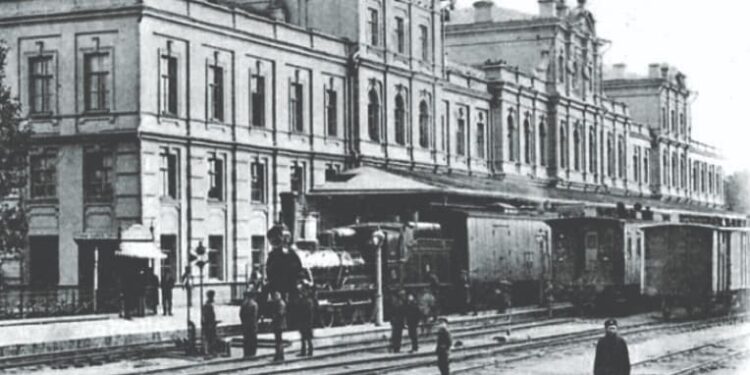 Станция Самара: Железнодорожный вокзал в Самаре построен в 1876 году, фото: kbsh.rzd