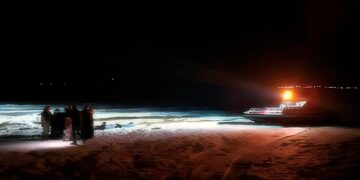 В Самарской области чуть не утонули четыре человека на болотоходе