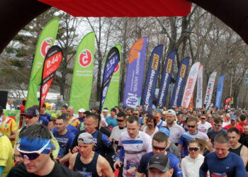 На первый старт бегового сезона в Самарской области вышли более трех тысяч участников