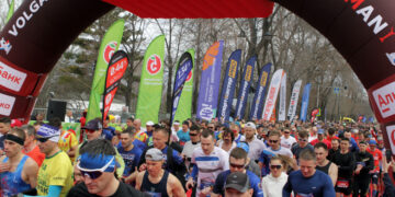 На первый старт бегового сезона в Самарской области вышли более трех тысяч участников