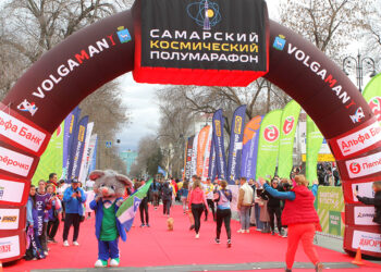 Космический полумарафон дал старт беговому сезону-2024 в Самарской области.
