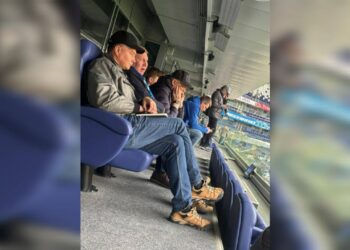 Возвращенный в армию самарский вице-губернатор Холин объяснил свое появление на футболе