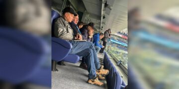 Возвращенный в армию самарский вице-губернатор Холин объяснил свое появление на футболе