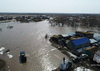 В Самарской области проводят эвакуацию жителей затопленных паводком районов