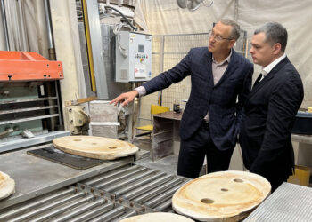 Новый глава Волжского района Владимир Медведев посетил «Самарский Стройфарфор»