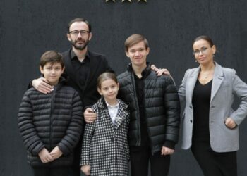 Семья Елены Коротковой и Рудольфа Папикяна, отель "DAVO del KAR", фото: Игорь Горшков