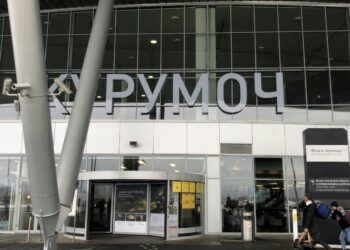 Авиарейс из Самары в Новый Уренгой 14 мая задержали почти на сутки