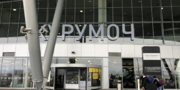 Авиарейс из Самары в Новый Уренгой 14 мая задержали почти на сутки