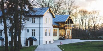 ВТБ ожидает до конца года рекордного роста выдач ипотеки на ИЖС в России