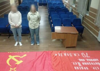 Две туристки из Самары украли в Сочи знамя Победы