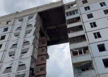 Во время атаки на Белгород ВСУ разрушили целый подъезд многоквартирного дома