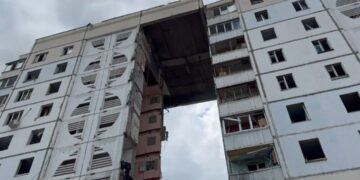 Во время атаки на Белгород ВСУ разрушили целый подъезд многоквартирного дома