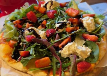 В самарских ресторанах «Мушмула» запустили клубничный фестиваль