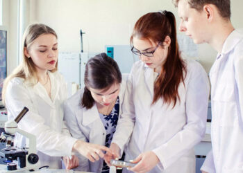 Вузы Самарской области корректируют образовательные программы под запросы работодателей-химиков