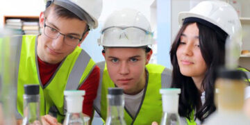 Вузы Самарской области корректируют образовательные программы под запросы работодателей-химиков