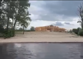 На острове Поджабный сносят коттедж экс-председателя самарской 6-й кассации