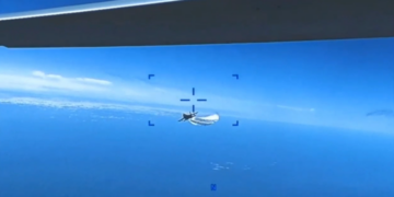 Американский беспилотник MQ-9 Reaper опасно сблизился с Су-35 ВКС России в небе над Сирией