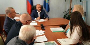 Руководитель Самарской области поручил проверить работу главы Новосемейкино