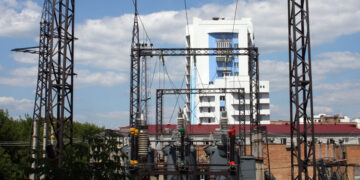 Вместо подготовки к зиме самарской энергокомпании приходится бороться с «Россетями»