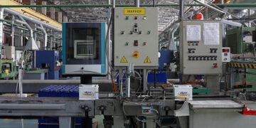 Фискалы нашли путь к золоту аккумуляторного холдинга «АКОМ»