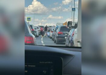   Гигантская пробка на мосту через Сок остановила движение в Самаре  